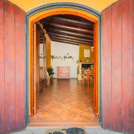 Aspromonte Yellow House-3